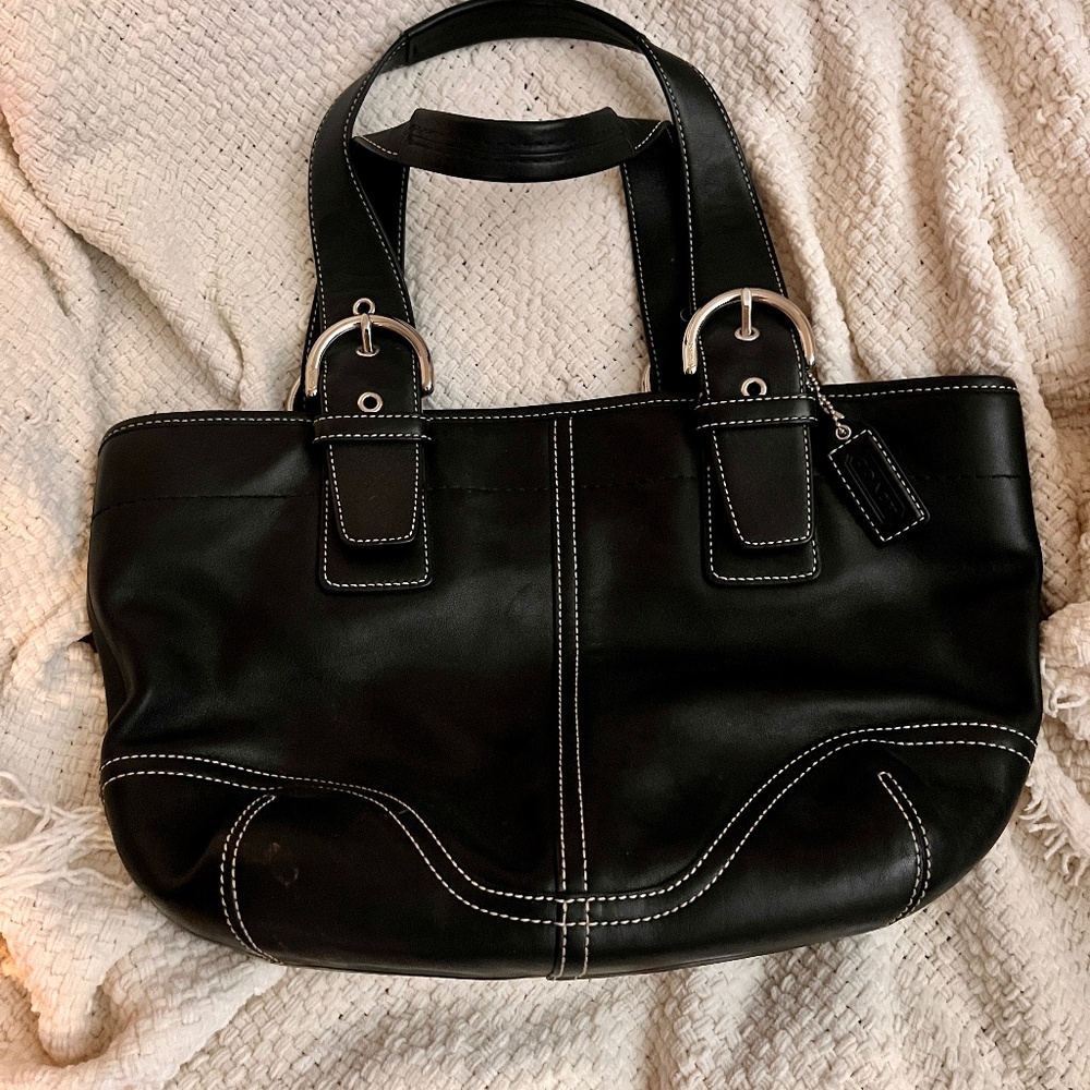 Vintage authentic Coach black leather shoulder bag